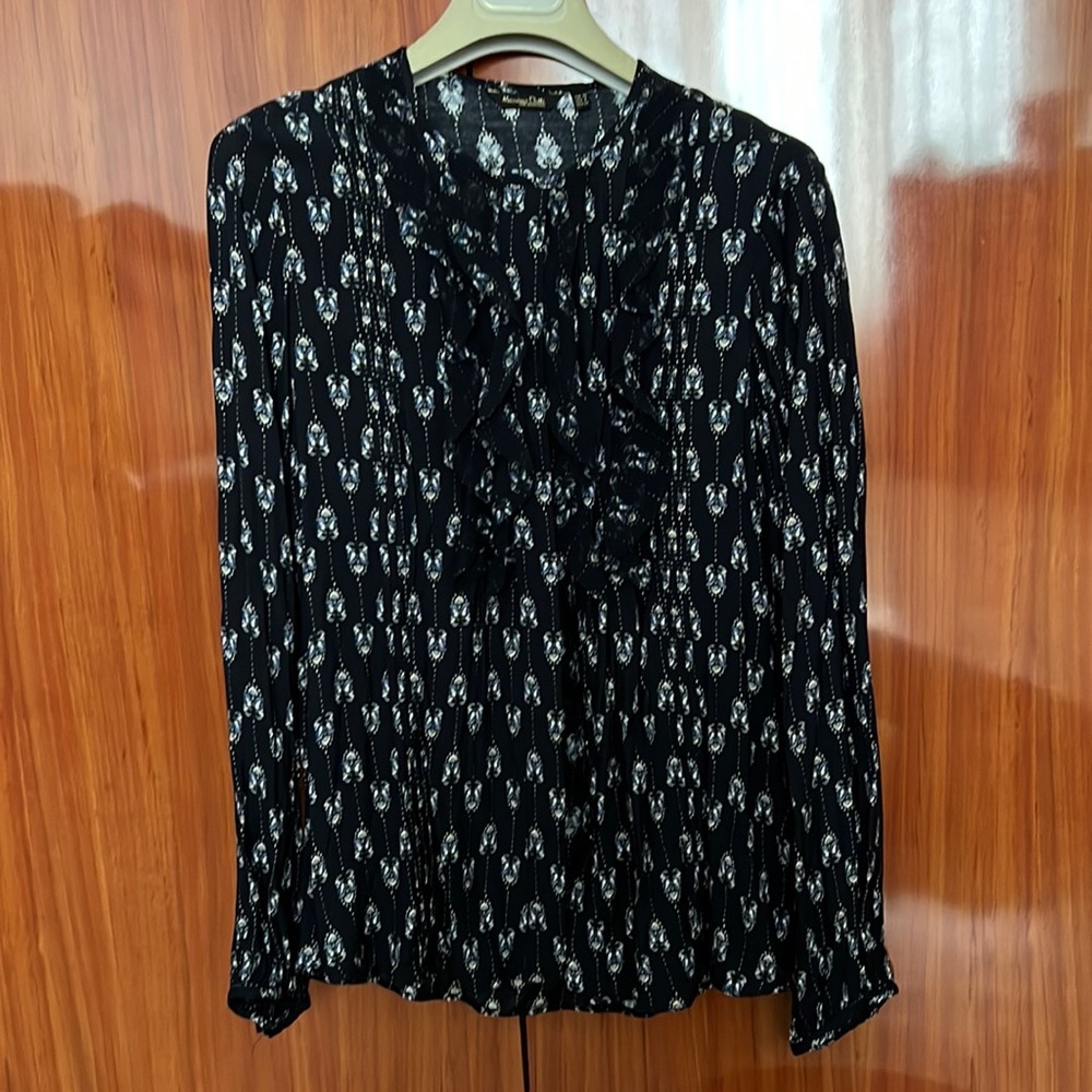 Brand new without tags Massimo Dutti blouse in navy blue